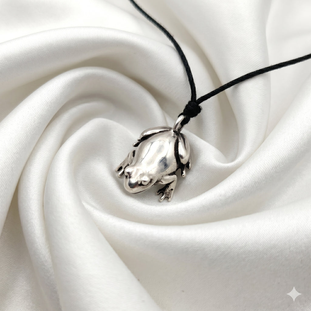 Cute Frog 92.5 Sterling Silver Charm Necklace Pendant Jewelry