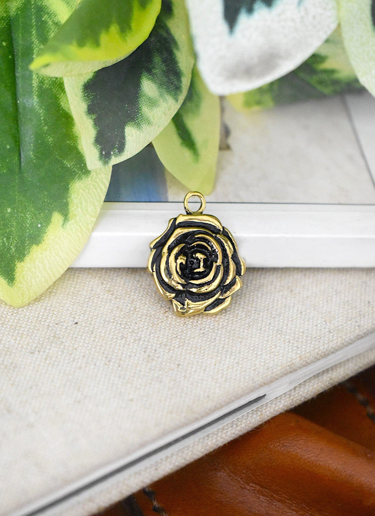 Natural & White Crytal Flower Rose Handmade Brass Necklace Pendant Jewelry