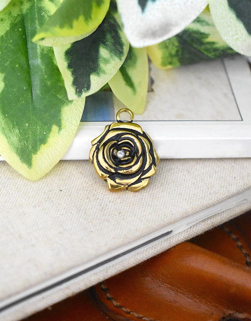 Natural & White Crytal Flower Rose Handmade Brass Necklace Pendant Jewelry