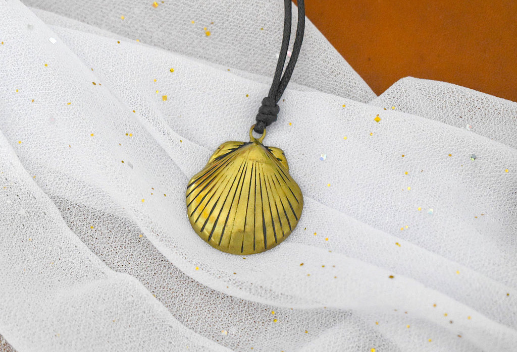 Clam Shell Oyster Silver Pewter Gold Brass Necklace Pendant Jewelry