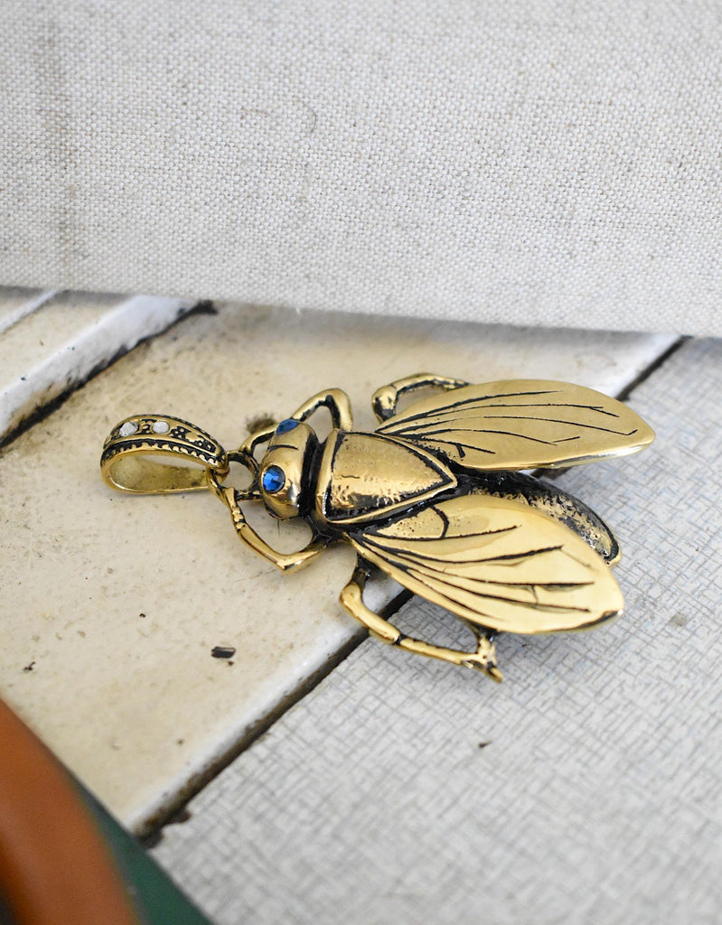 Exquisite Golden Wings Beetle Gold Brass Necklace Pendant Jewelry