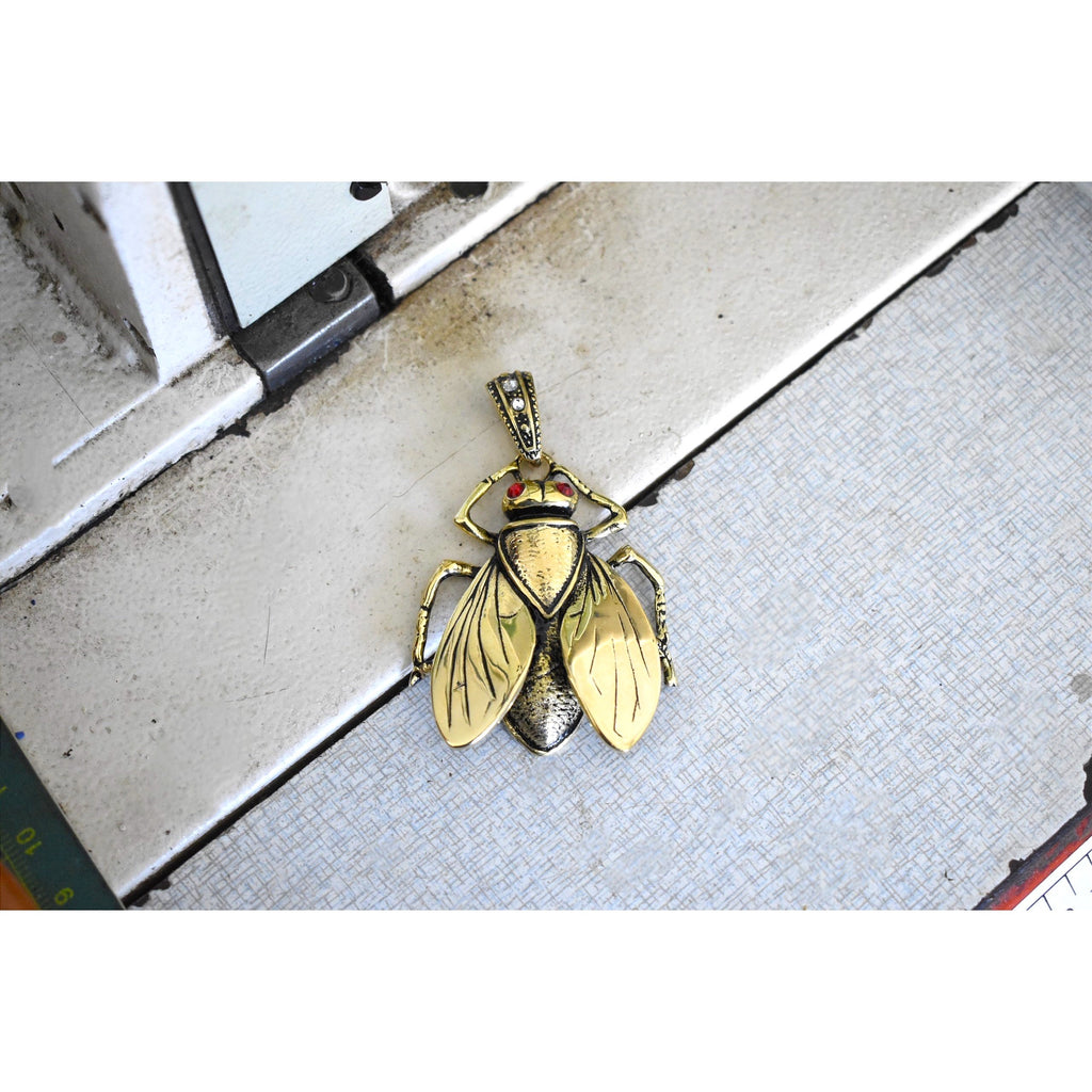Exquisite Golden Wings Beetle Gold Brass Necklace Pendant Jewelry