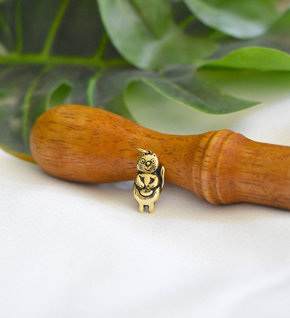 Smiling Chubby Cat Size M & S Silver Pewter Gold Brass Necklace Pendant Jewelry