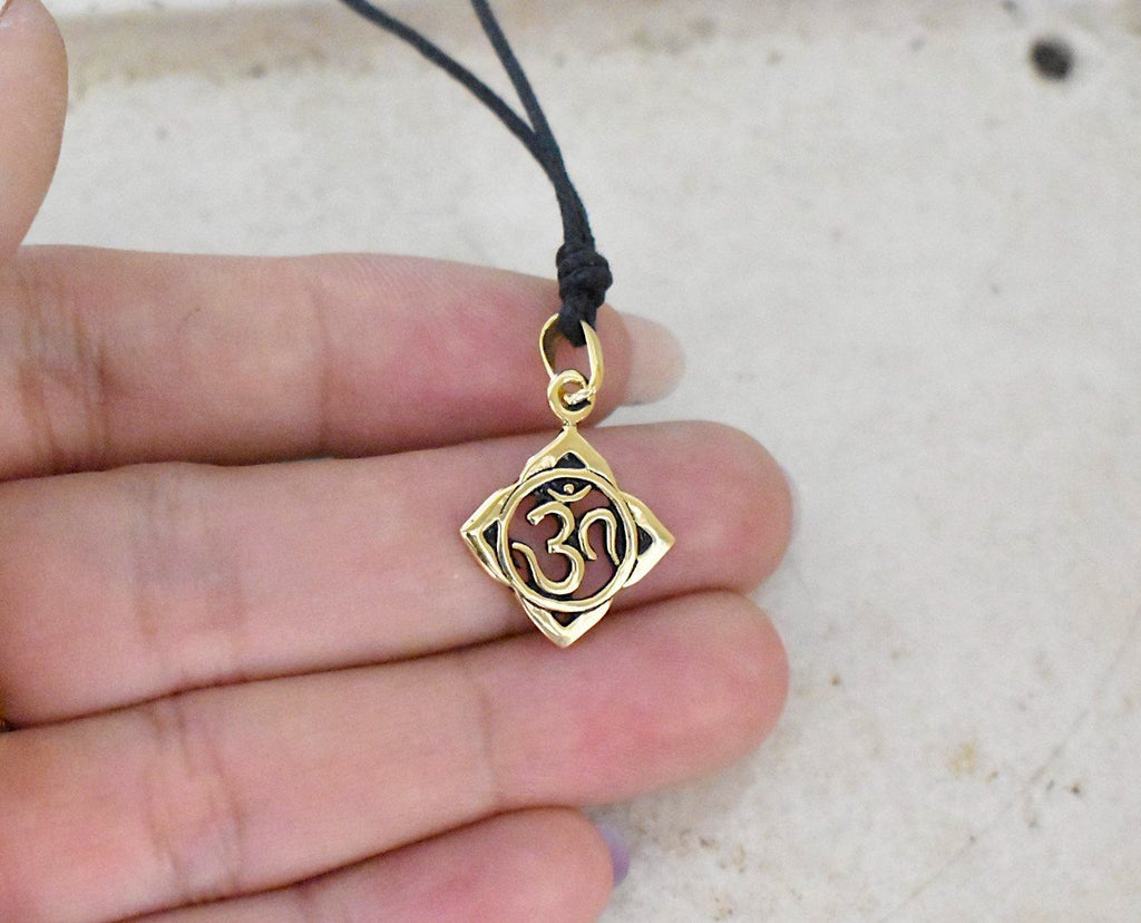 Trendy Hindu Word Om Ohm 92.5 Sterling Silver Pewter Brass Necklace Pendant Jewelry