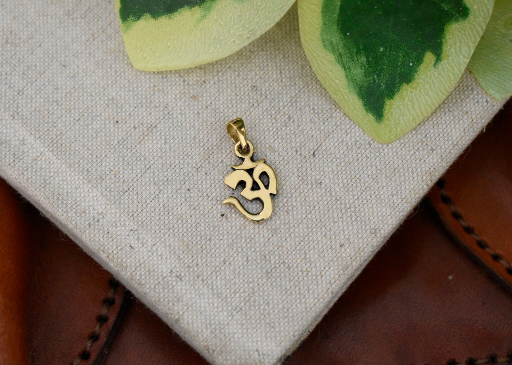 Trending Hindu Ohm Ohm 92.5 Sterling Silver Necklace Pendant Jewelry