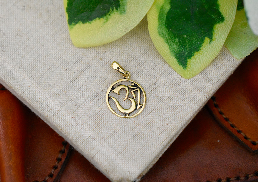 Hindu Aum Ohm Om 92.5 Sterling Silver Pewter Brass Charm Necklace Pendant Jewelry
