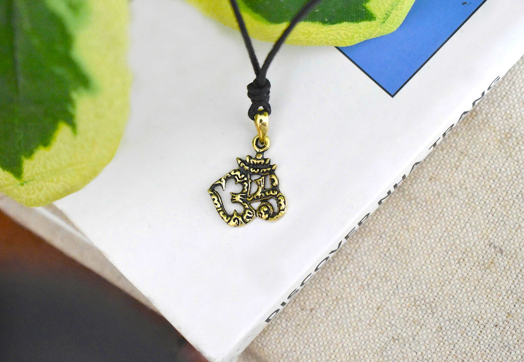 New Om Ohm Hindu Word Yoga Silver Pewter Charm Necklace Pendant Jewelry
