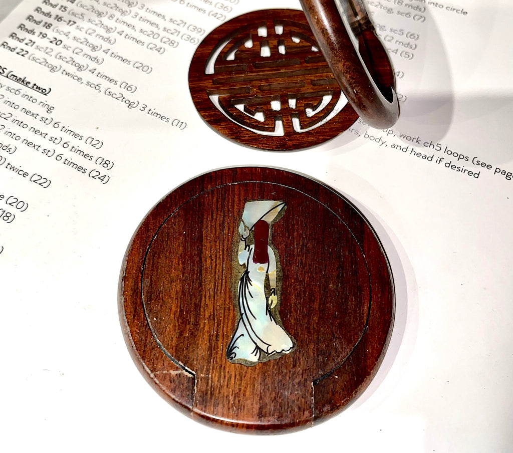 Mini Handcrafted Wooden Retro Round Mirror Makeup Mirror for Women Girls Travel Daily Use