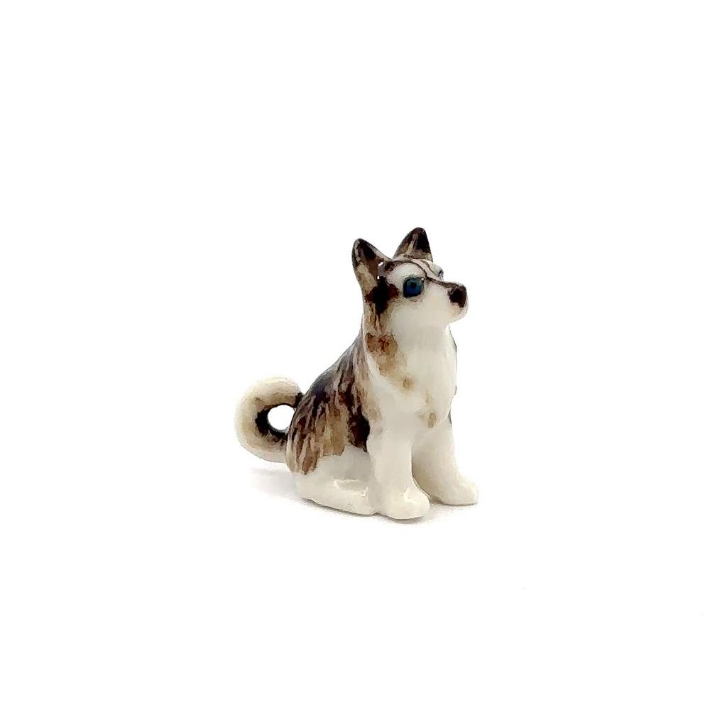 Tiny Siberian Husky Ceramic Figurines Dog Miniature Porcelain Pet Dollhouse Replica Pottery Collectible Animals Puppy Decoration Items Decor