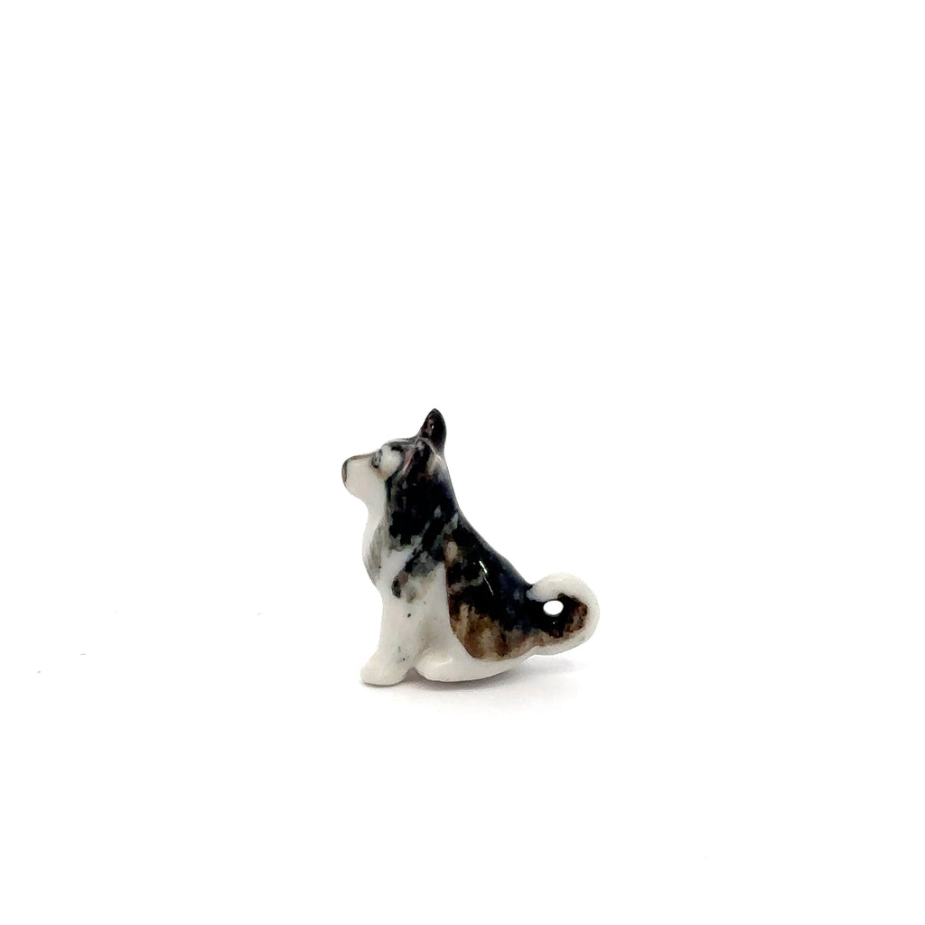 Tiny Siberian Husky Ceramic Figurines Dog Miniature Porcelain Pet Dollhouse Replica Pottery Collectible Animals Puppy Decoration Items Decor