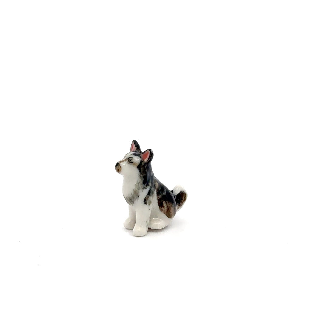 Tiny Siberian Husky Ceramic Figurines Dog Miniature Porcelain Pet Dollhouse Replica Pottery Collectible Animals Puppy Decoration Items Decor