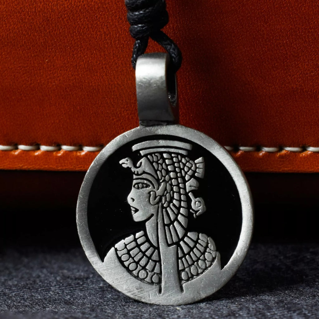 New Nefertari Egyptian Queen Silver Pewter Charm Egypt Necklace Pendant Jewelry