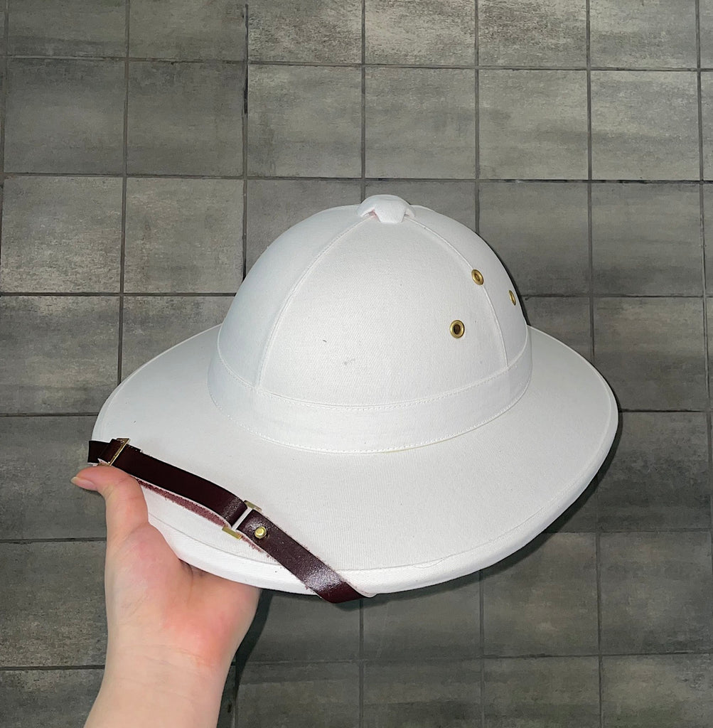 Vietnamese Army Non Coi Vintage Historical Wide-Brimmed Hat: Durable, Waterproof, and Timeless