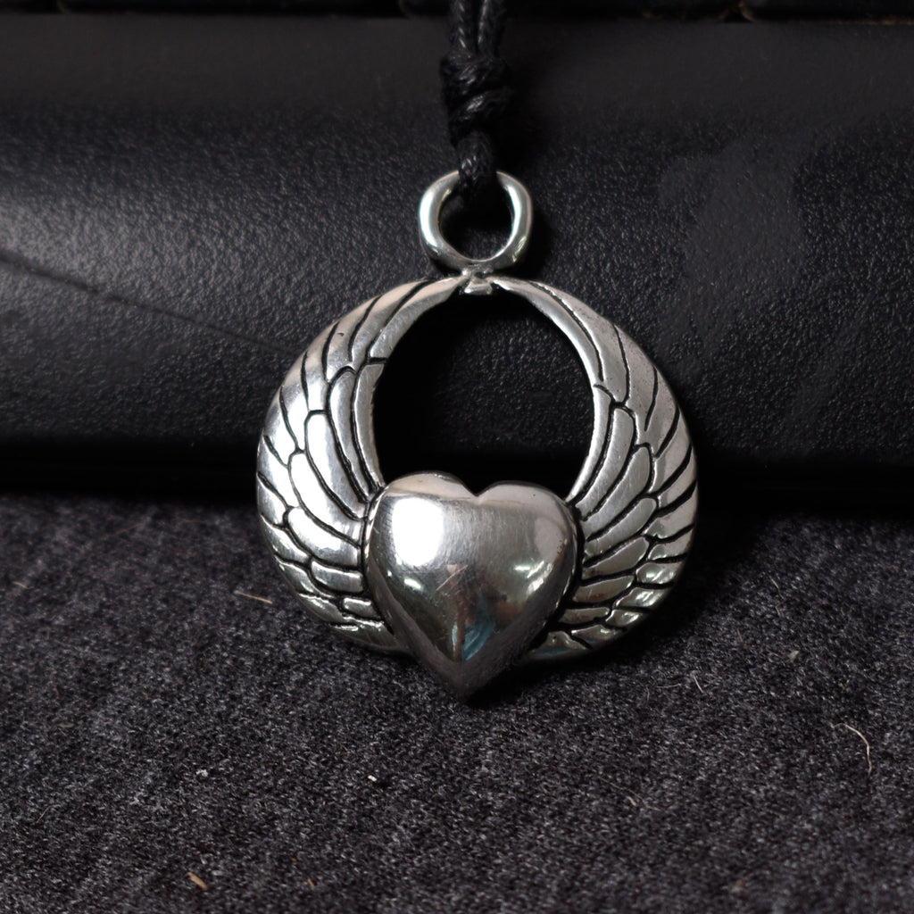 New Heart With Wings Silver Pewter Gold Brass Charm Necklace Pendant Jewelry