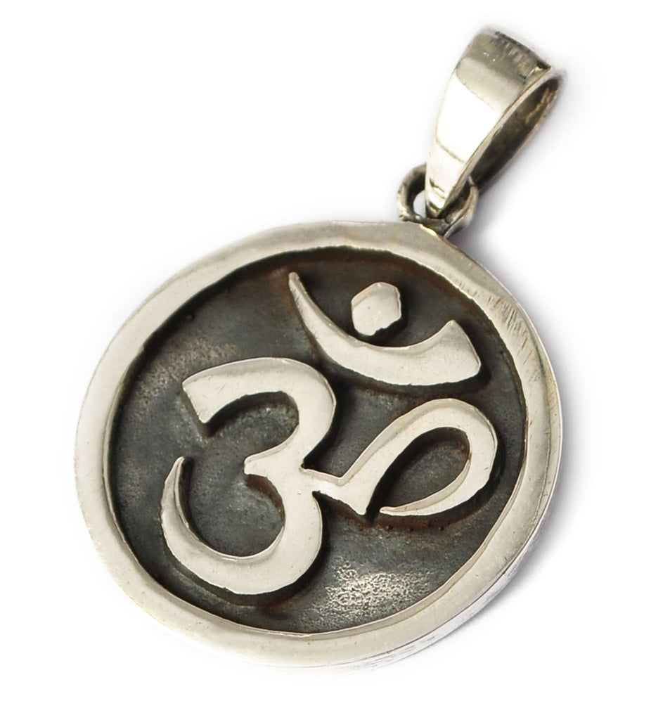 Fashionable Om Ohm Silver Pewter Charm Necklace Pendant Jewelry With Cotton Cord