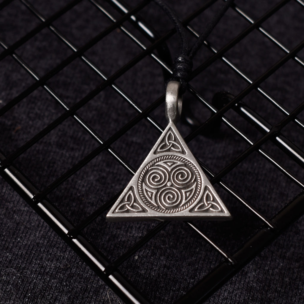 Celtic Triquetra Silver Pewter Charm Necklace Pendant Jewelry