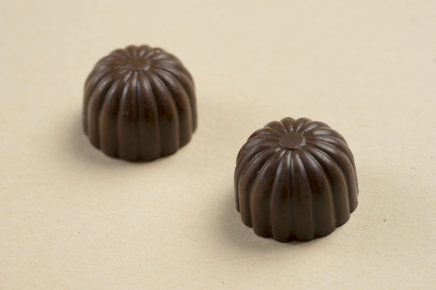 Legendary Chocolatier – Ground Peanut, Sesame & Banana Chocolate – Vietnam Zoom Gift Sets 8 Pieces