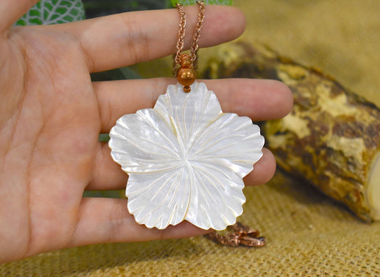 Vintage Carved Mother Of Pearl Shell Flower Necklace Pendant Jewelry