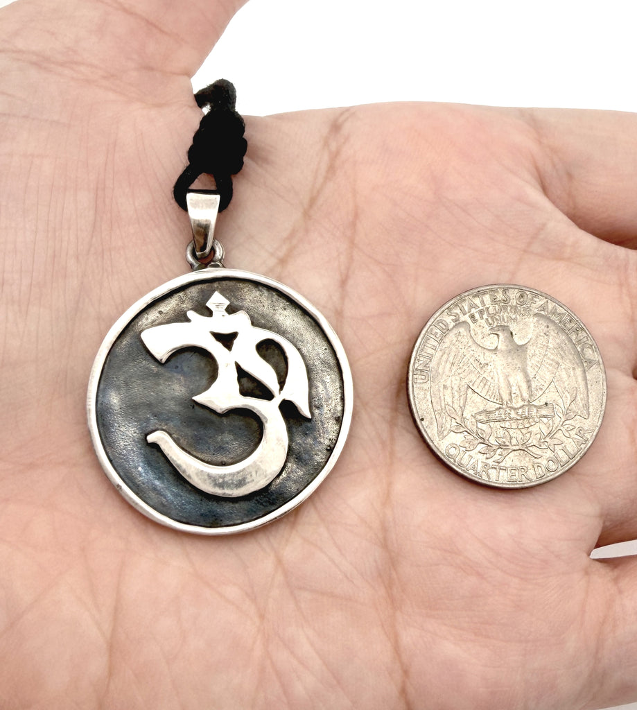 Fashionable Om Ohm Silver Pewter Charm Necklace Pendant Jewelry With Cotton Cord