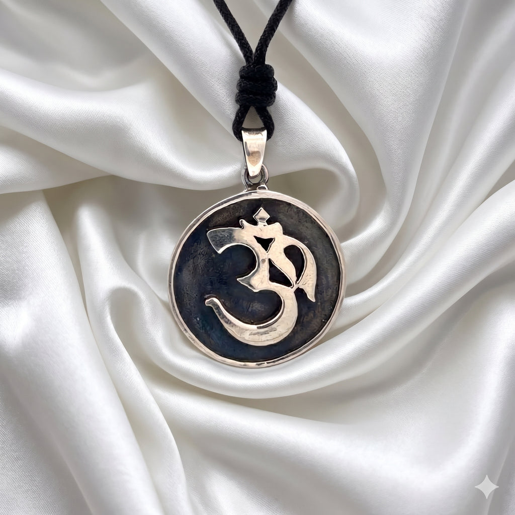 Fashionable Om Ohm Silver Pewter Charm Necklace Pendant Jewelry With Cotton Cord