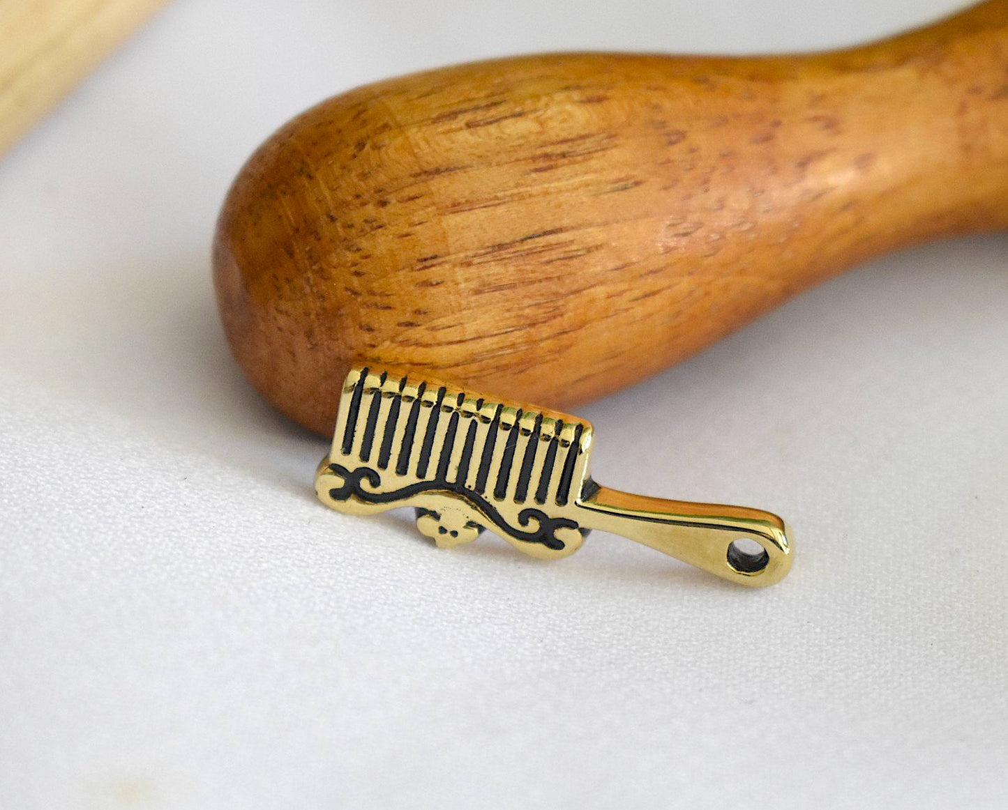 Cute Golden Comb Brush Gold Brass Charm Necklace Pendant Jewelry