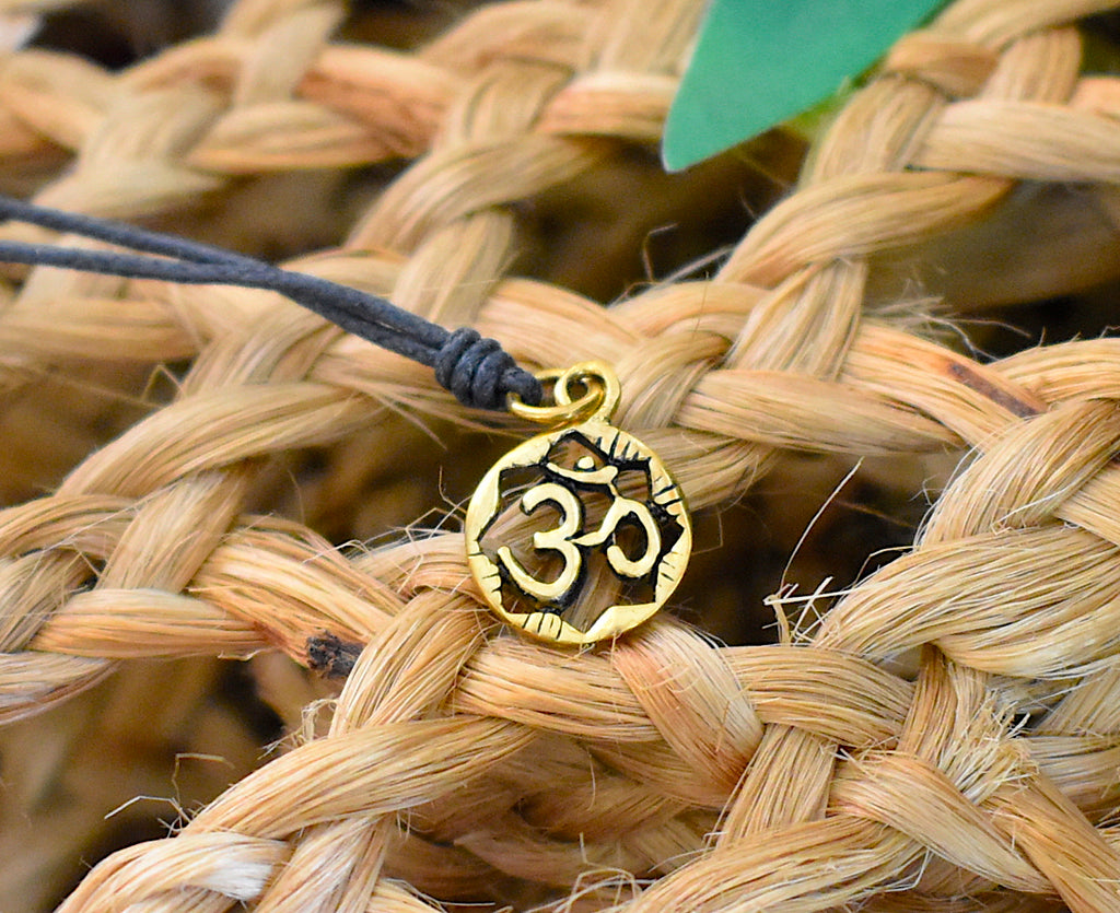Beautiful Hindu Ohm Silver Pewter Gold Brass Charm Necklace Pendant Jewelry