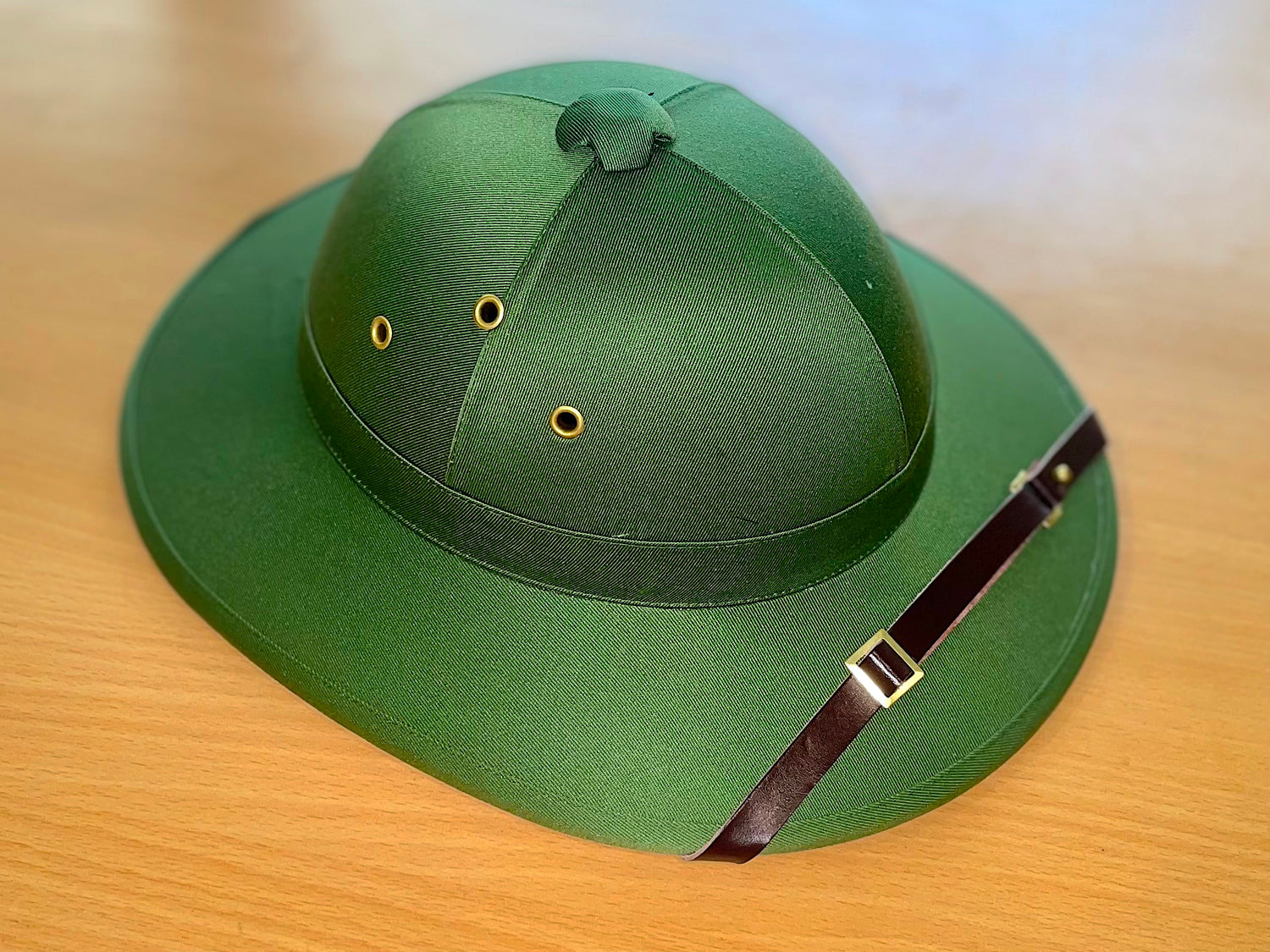 Vietnamese Army Non Coi Vintage Historical Wide-brimmed Hat: Durable, Waterproof, and Timeless Green