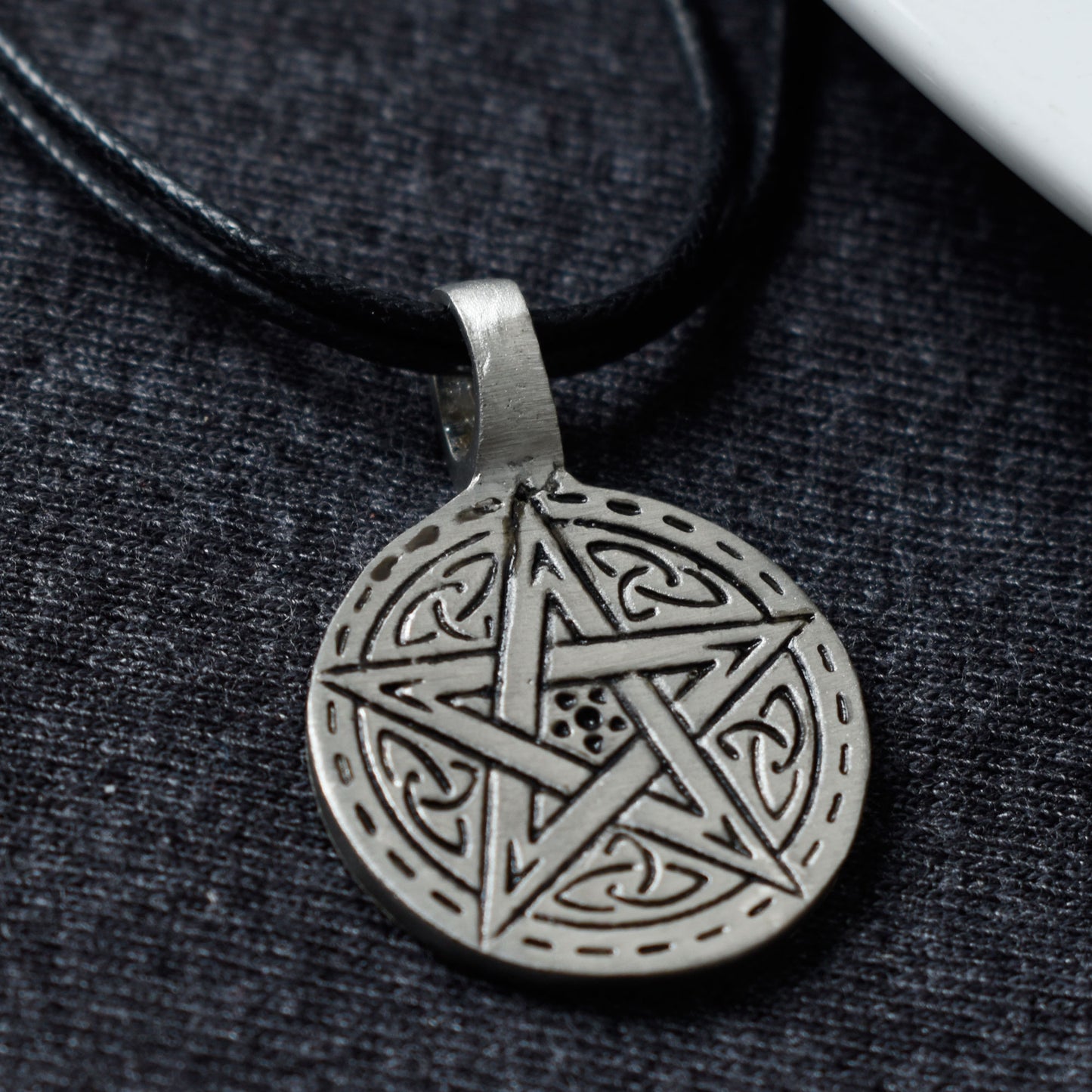 Stunning Pentagram Silver Pewter Charm Necklace Pendant Jewelry