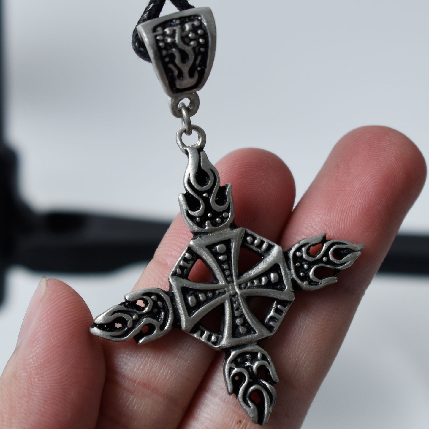 New German Iron Cross Silver Pewter Charm Necklace Pendant Jewelry