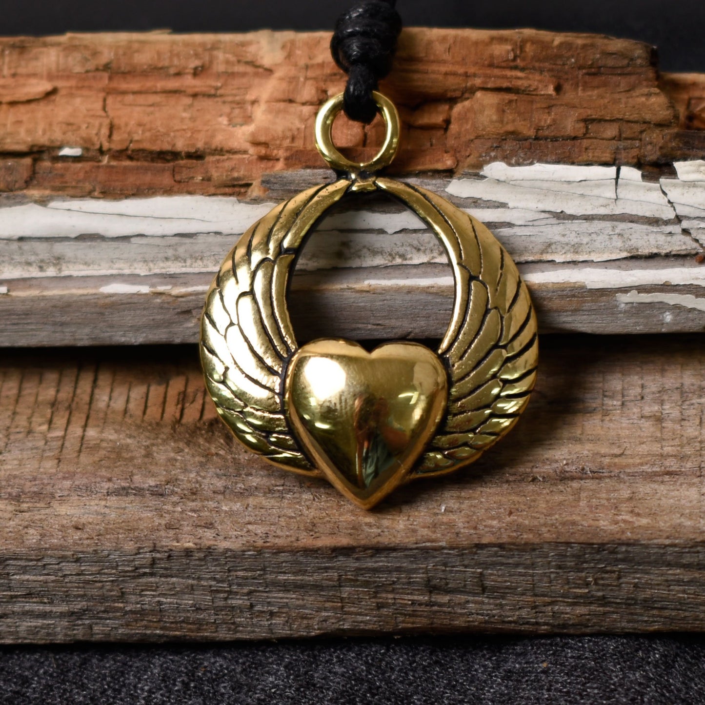 New Heart With Wings Silver Pewter Gold Brass Charm Necklace Pendant Jewelry